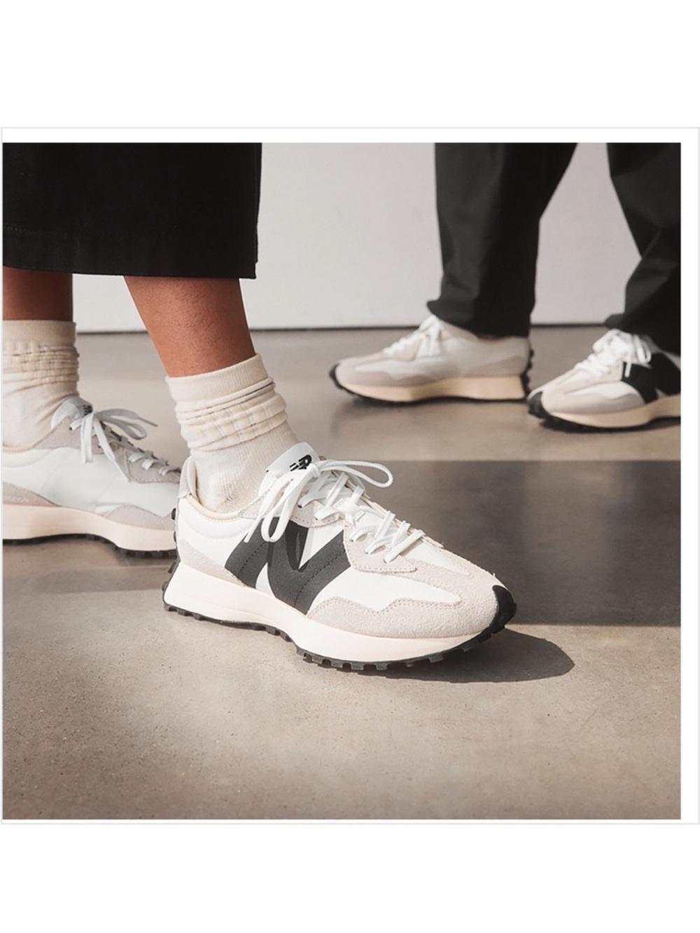 New Balance 327 Sea Salt White Black Sneakers Womens Size 8 Casual Shoes - Picture 2 of 13